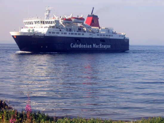 Caledonian Isles boat arriving in Brodick