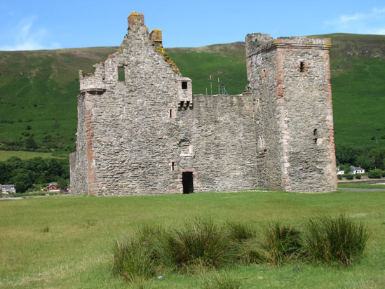 Picture of   The front of Lochranza Castle is shown on this page.