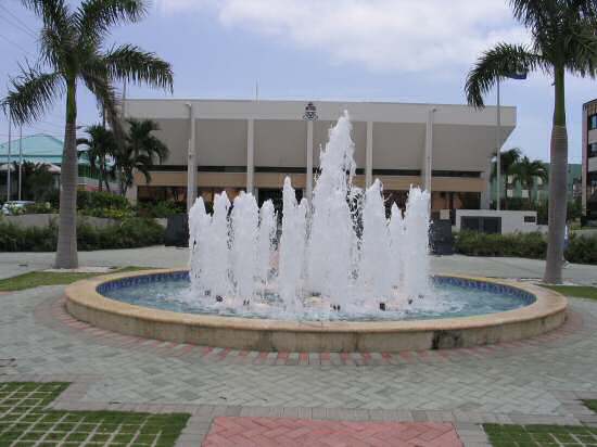 A picture of a Fountain in George Town.