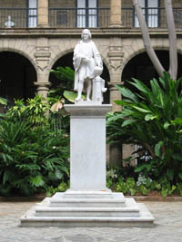 Statue Christopher Columbus, Palacio de los Capitanes Generales, Havana