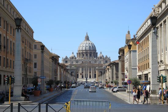   Saint peters Via Della Concilliazione   - Rome, Italy