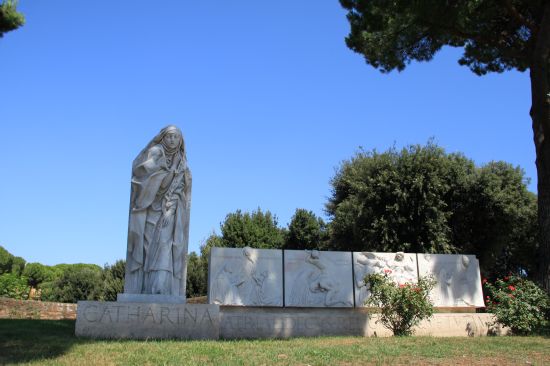   Statue Of San Catharina Da Siena Near The Castel Sant'angelo   - Rome, Italy