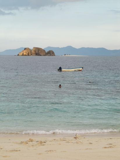 club paradise coron philippines Isla Walang Lang aw boat picture