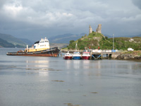 caisteal maol with boats isle of skye picture