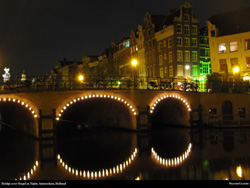 Free Bridge over Singel Canal at Night, Amsterdam, Holland, Desktop Wallpaper
