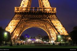 Free Paris at night Desktop Background Wallpaper